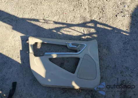 2013 Volvo S60 T5 z USA, uszkodzony, nr VIN YV1612FS4D2201576